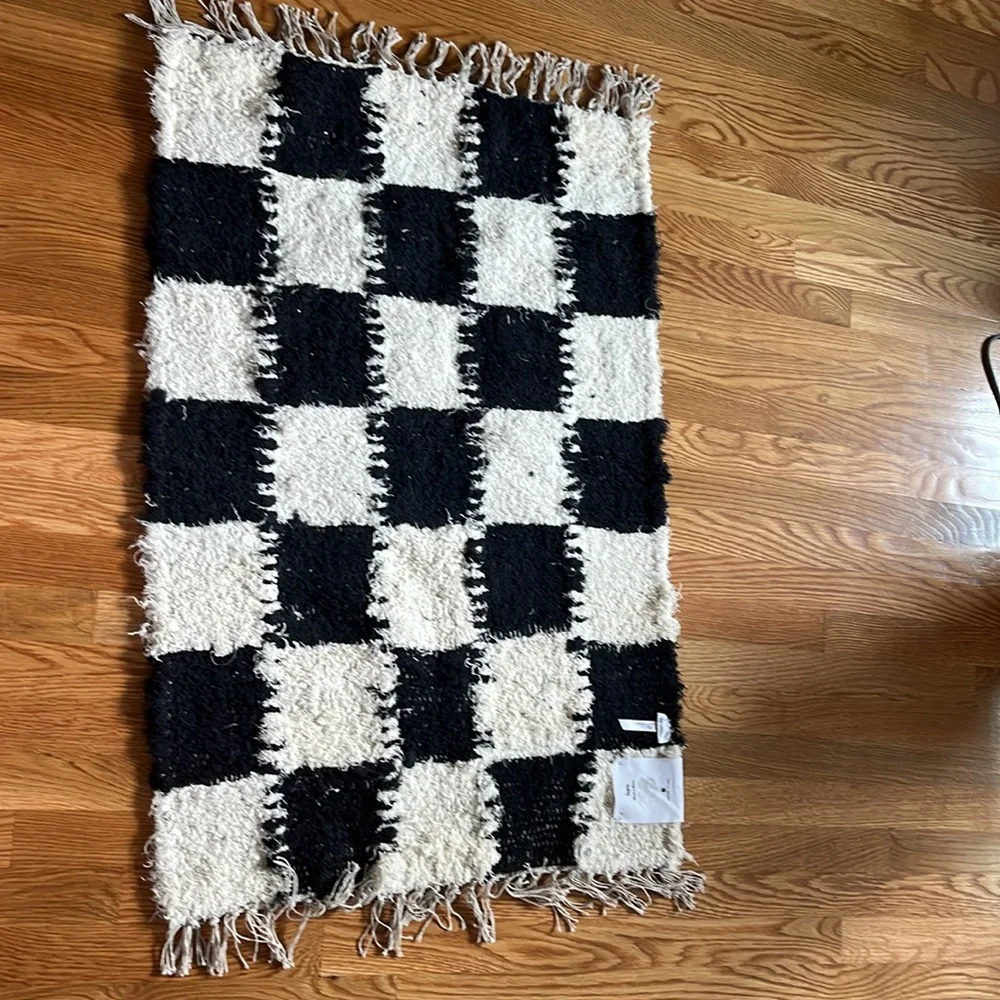 Urban Outfitters Checkerboard Woven Shag Rag Rug NWT